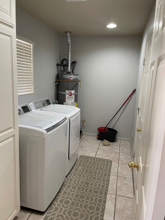 Foto del edificio - 57886 Joshua Ln