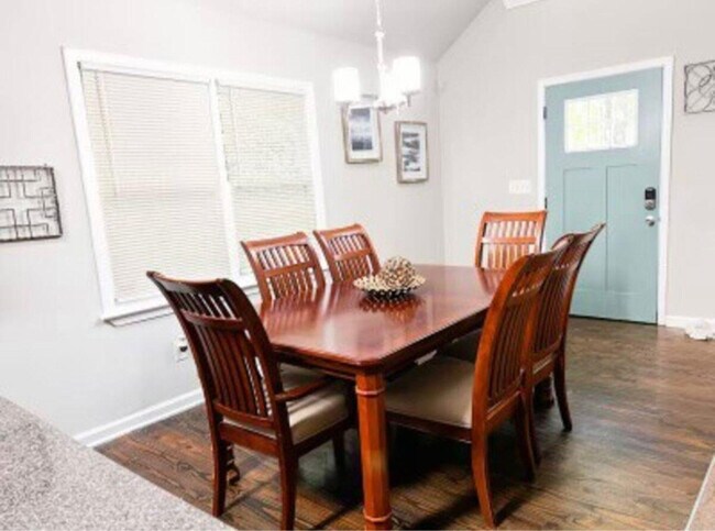 Foto del edificio - 790 Oak Dr