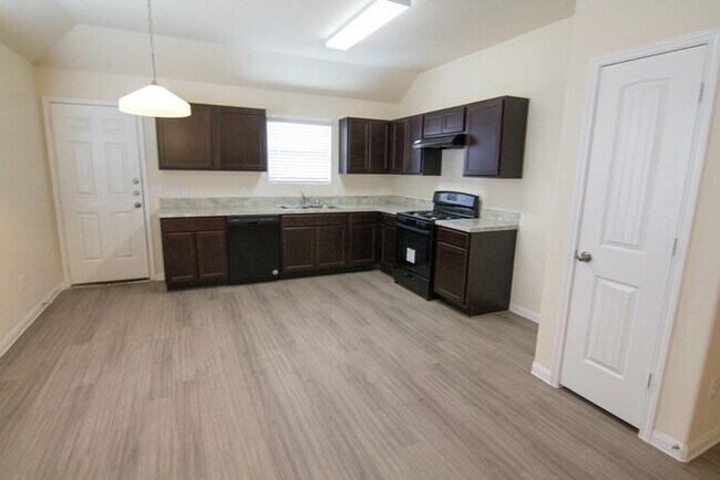 Building Photo - 909 Harvest Salt Ln