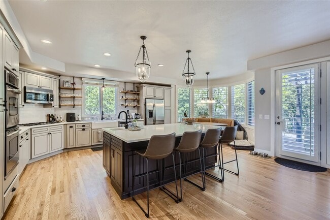 Building Photo - 5 BDR Modern Gem in Niwot