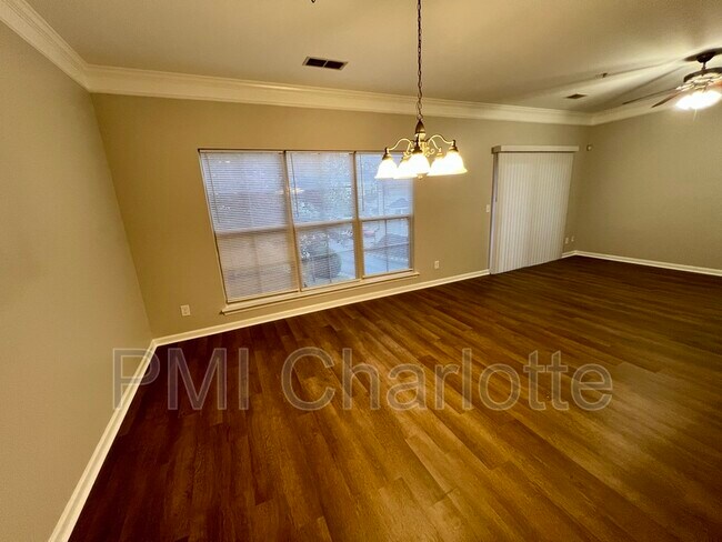 Building Photo - 1658 Termini Dr