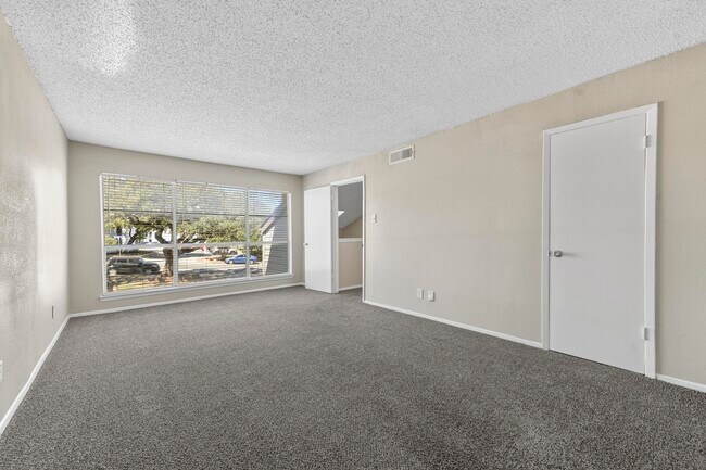 Cozy bedroom or office space - Stone Canyon