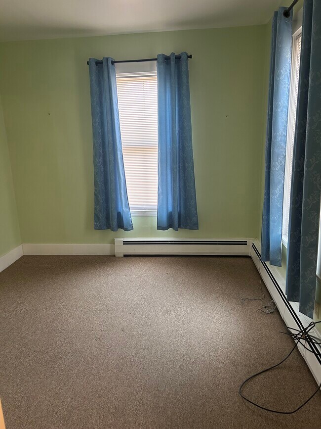 Bedroom - 16 Church St