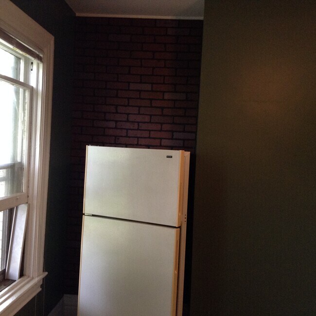 kitchen - 5440 Baywood St