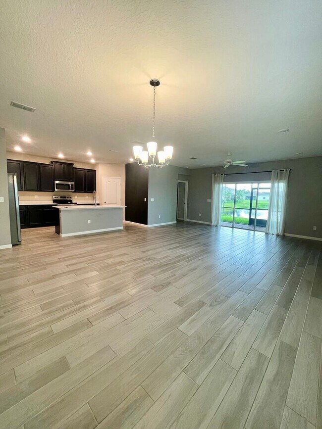 Foto del edificio - Stunning 4-Bedroom Home in Mill Creek with...