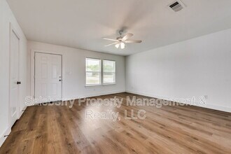 Building Photo - 109 James Ct