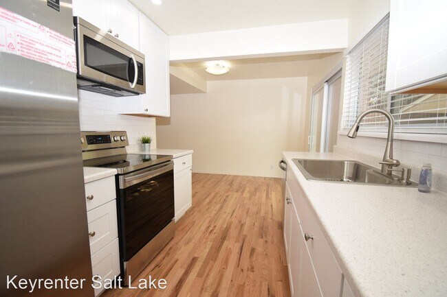 Building Photo - 3 br, 3.5 bath House - 1877 Monterey Dr.