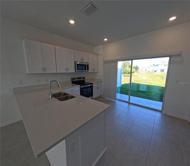 Foto del edificio - 16511 San Nicola Pl