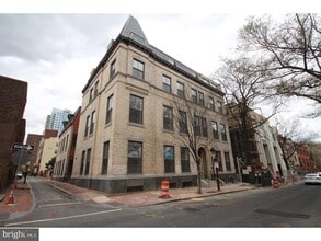 Building Photo - 220 S 3rd St