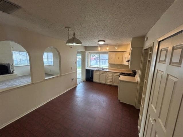 Foto del edificio - 3513 Wildwood Cir