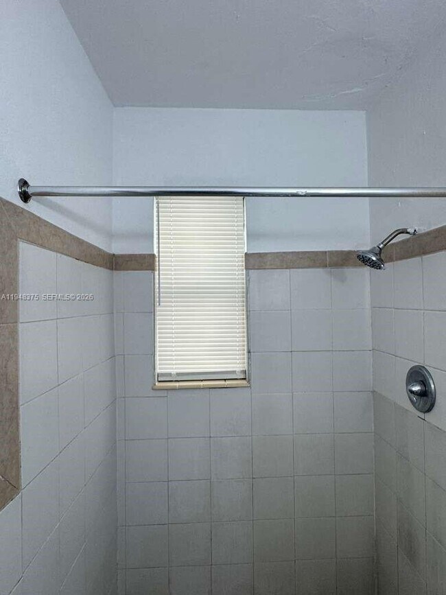 Foto del edificio - 1844 Taft St