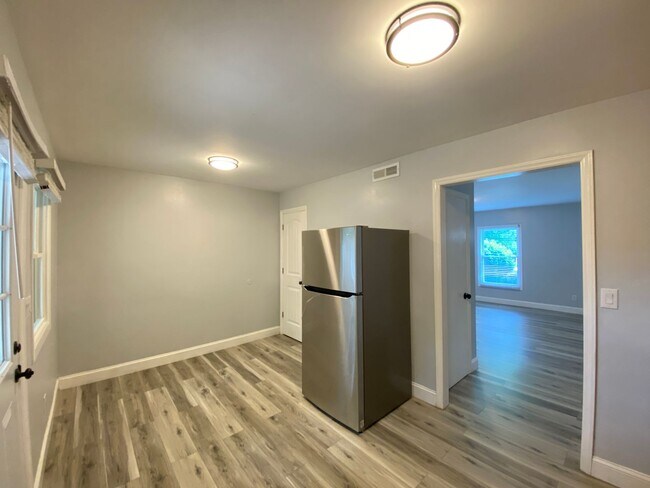 Foto del edificio - 331 Vineyard Park Ct