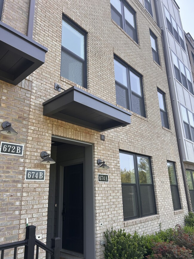 Building Photo - 674 Noush Ct
