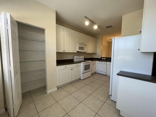 Foto del edificio - 1751 NE 6th St