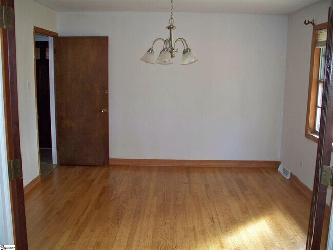 Foto del edificio - 3531 Woodruff Rd