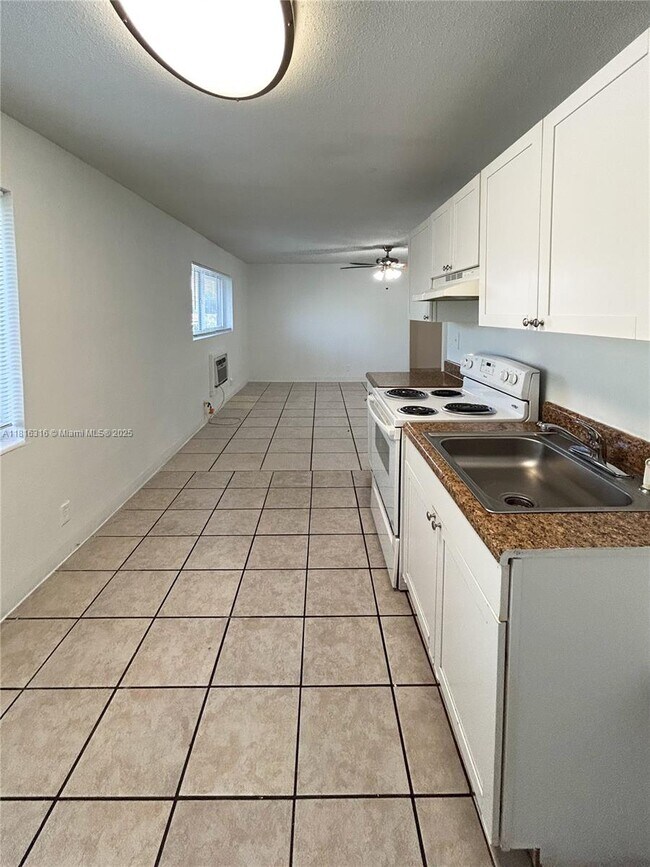 Foto del edificio - 3049 NW 9th Ave