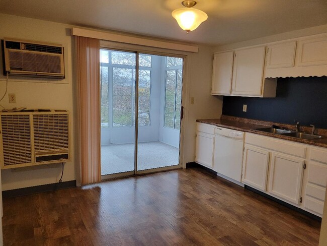 Building Photo - 594 Peach View Ln