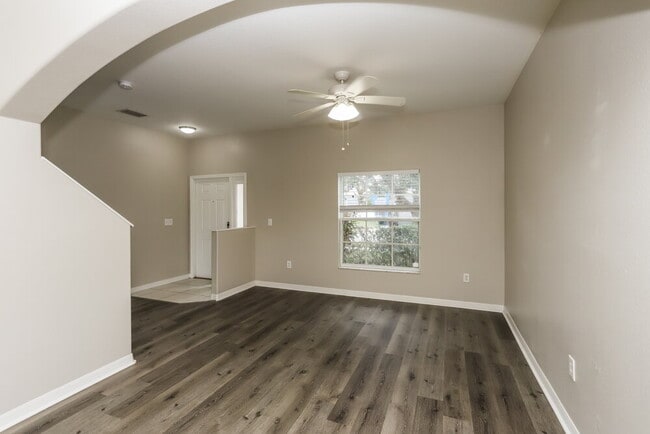 Building Photo - 10630 Shady Preserve Dr