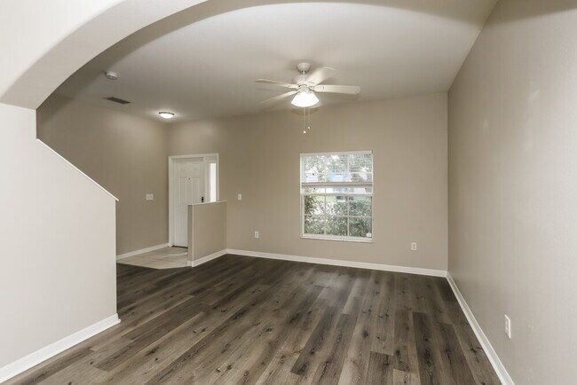 Foto del edificio - 10630 Shady Preserve Dr