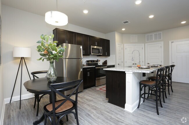 Interior Photo - Silver Oaks Apartments
