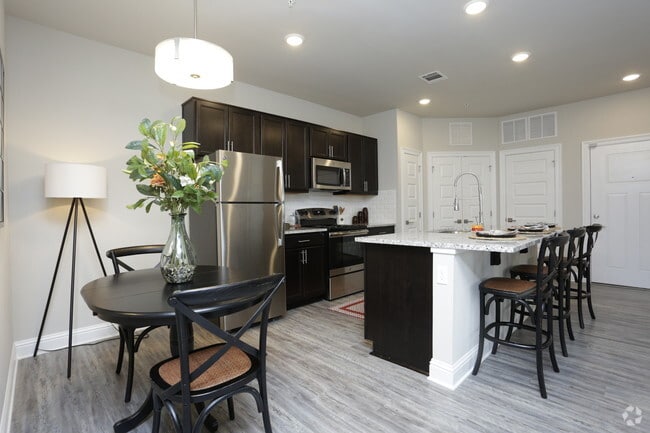 Interior Photo - Silver Oaks Apartments