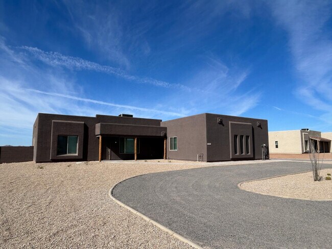 Foto del edificio - 23175 W Skinner Rd