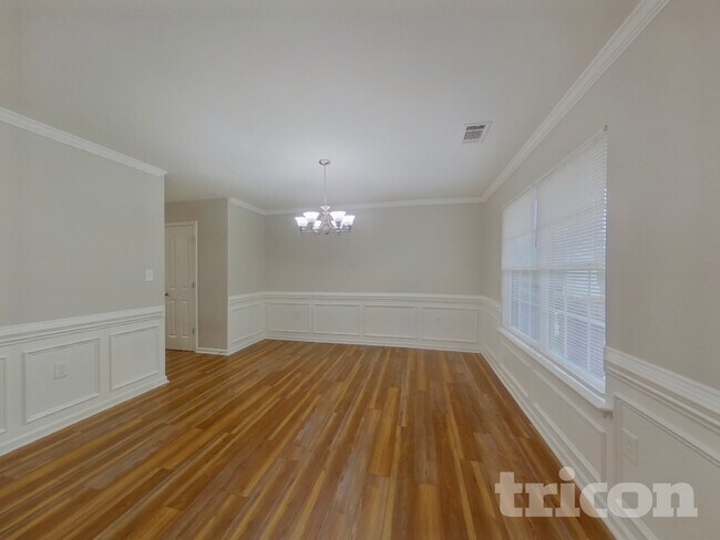 Foto del edificio - 2918 Tall Oaks Dr