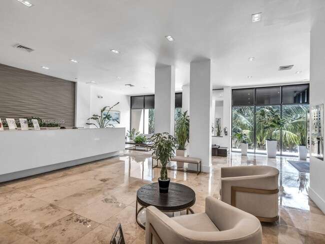 Building Photo - 2101 S Ocean Dr