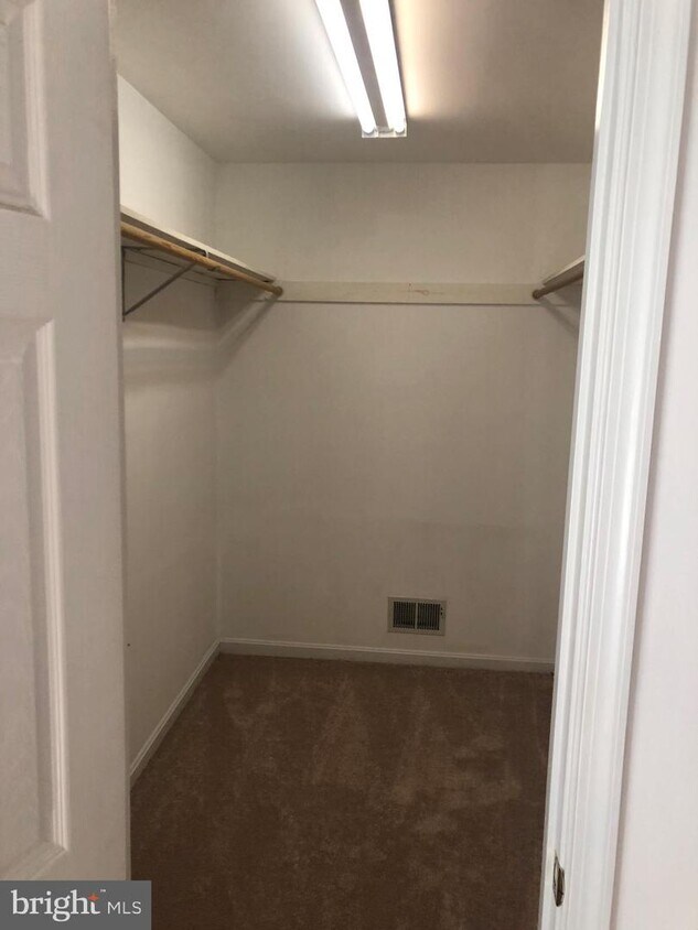 Foto principal - 765 210th St