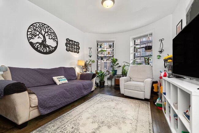 Foto del edificio - 6 W 107th St