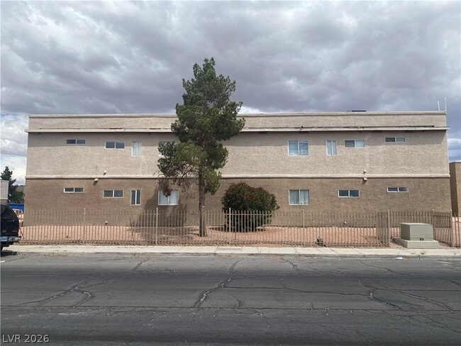 Building Photo - 1662 N Lamont St