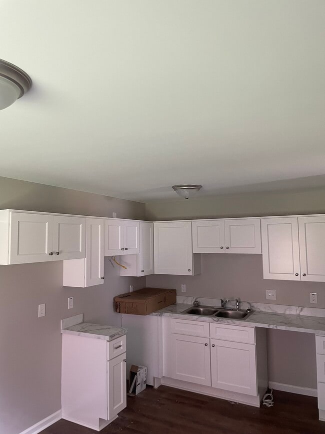 Building Photo - 1417 Cherrycrest Dr