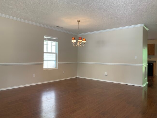 Building Photo - 2803 Thoreau Dr