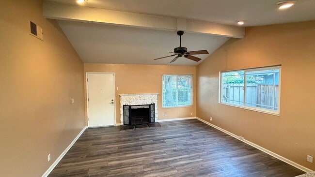 Foto del edificio - 3263 Lake Arrowhead Ave