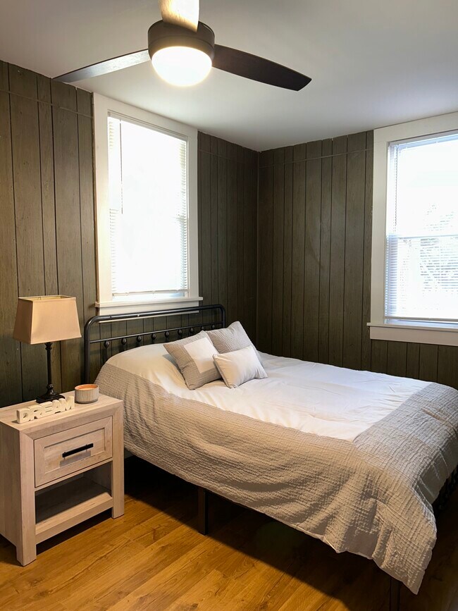 Foto del edificio - 3322 Daisy Ave