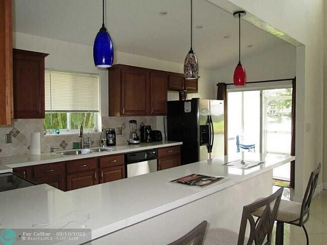 Foto del edificio - 6061 Old Court Rd