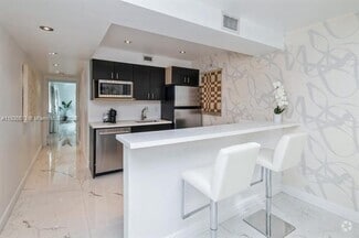 Building Photo - 405 N Hibiscus Dr