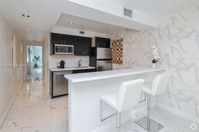 Building Photo - 405 N Hibiscus Dr