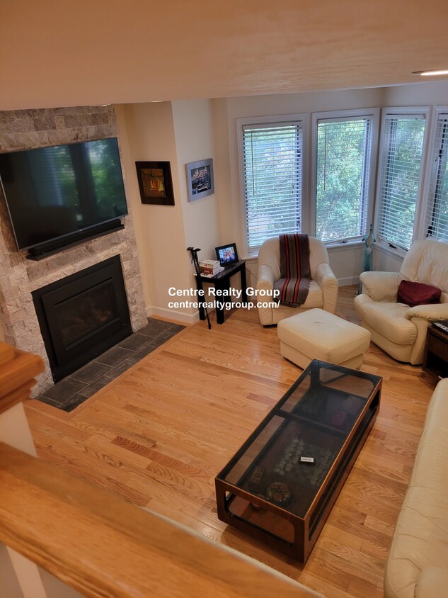 Primary Photo - 51B Jackson St