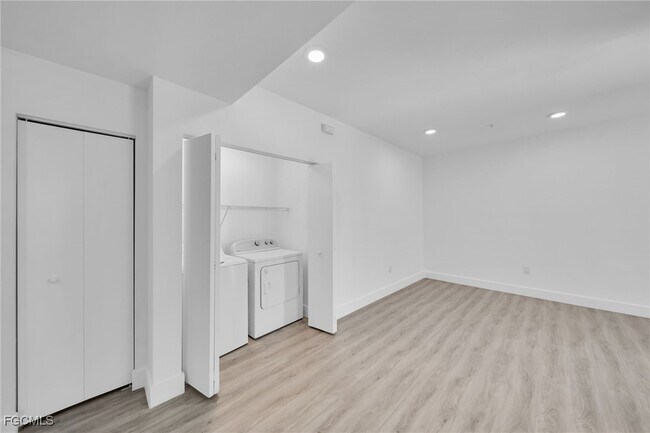 Foto del edificio - 275 SW 4th St