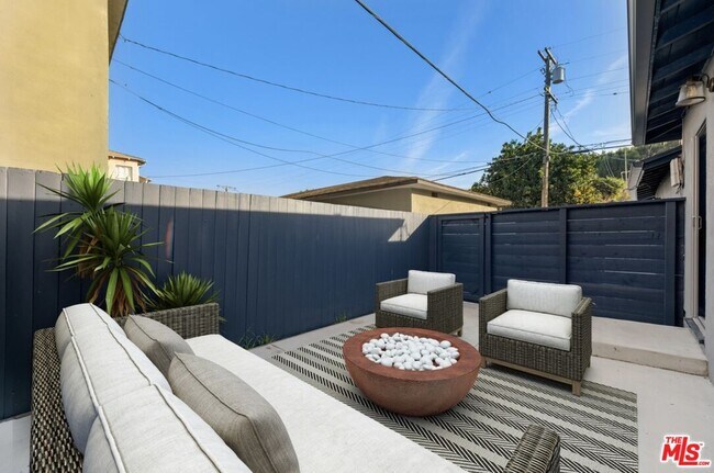 Foto del edificio - 3032 Exposition Blvd