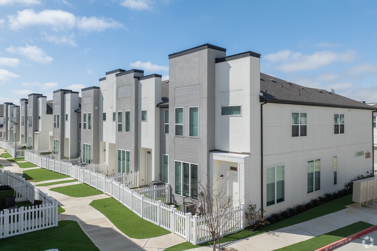 Exterior de casas adosadas - Enclave at Mason Creek