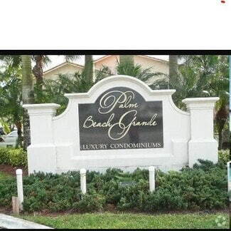 Building Photo - 1502 Lake Crystal Dr