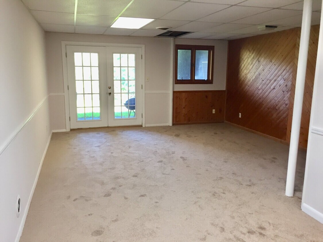 Building Photo - 1064 Hickory Glen Rd