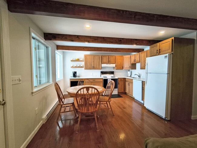 Foto del edificio - 1330 Lake St