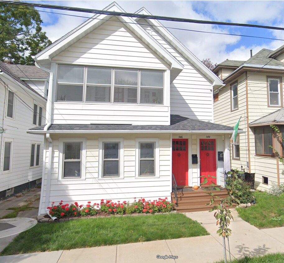Foto del edificio - 544 Tennyson Ave