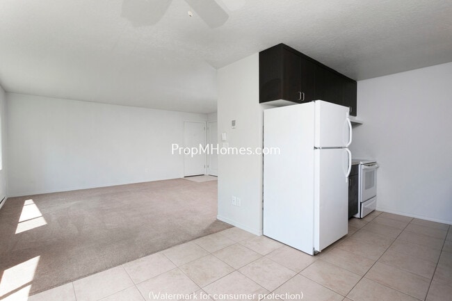 Building Photo - 15535 NE Glisan St