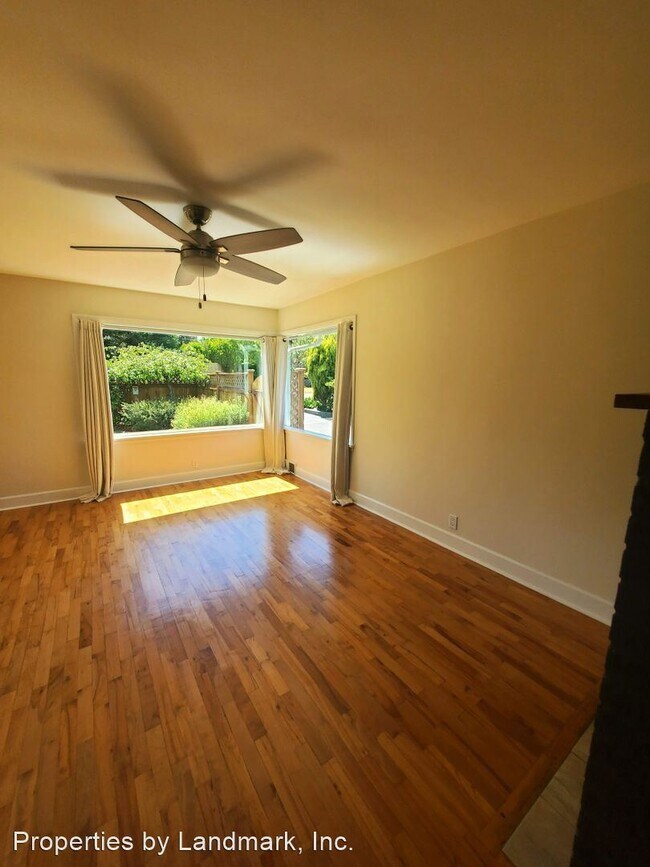 Building Photo - 3 br, 2 bath House - 231 W 15th St