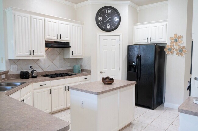 Foto del edificio - Executive 30+ Day Retreat Mins to AT&T Stadium – Ideal for Mid-Term Stays, Corporate Housing & Di...