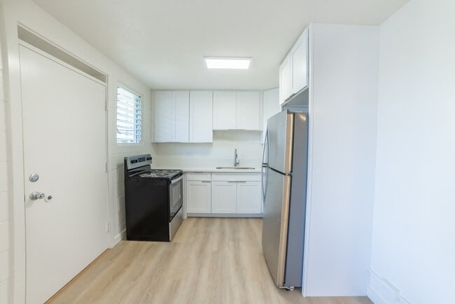 Building Photo - 2612 Kapiolani